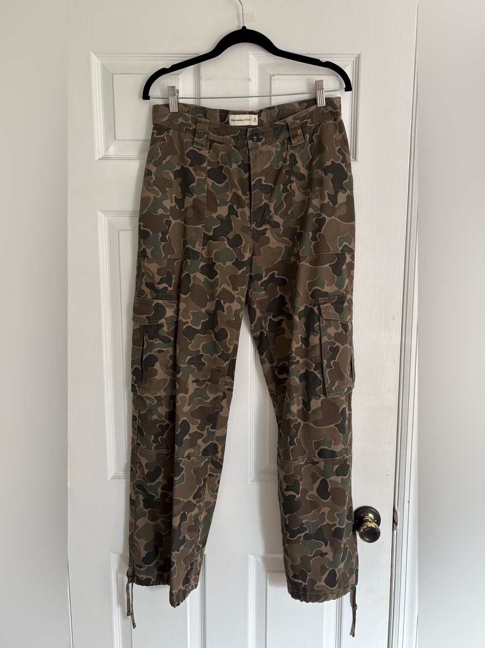 Abercrombie & Fitch Women's Camo Cargo Pants - Brown & Green